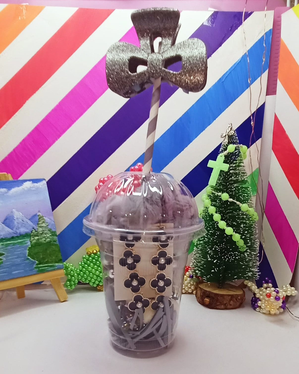 Aesthetic Korean claw clip Hamper by Aaralyn Cloudhsip
Jewllery Hamper
Trendy Pinteresty Viral Jewllery Combo set
Return Gift for Christmas and New Year 2026 for Girls by Aaralyn Cloudhship